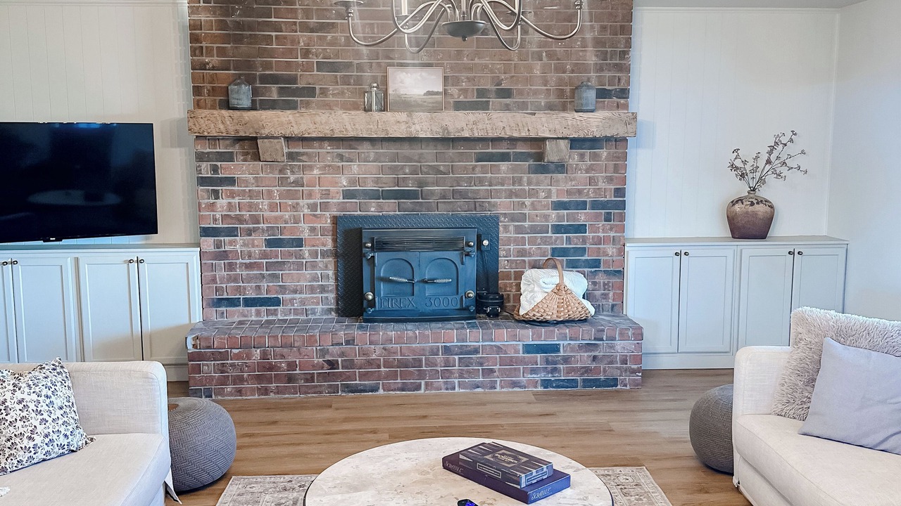 Photo of Livingroom in Brookline Station