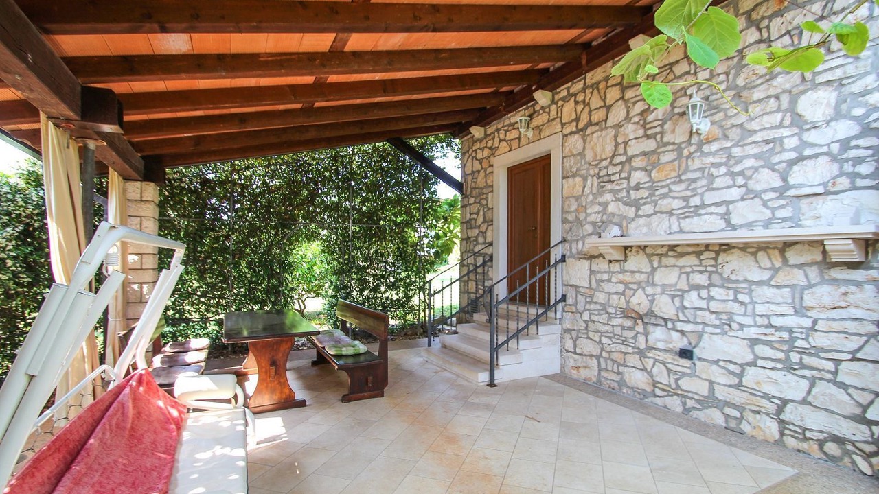 Photo of Patio Balcony in Zambratija