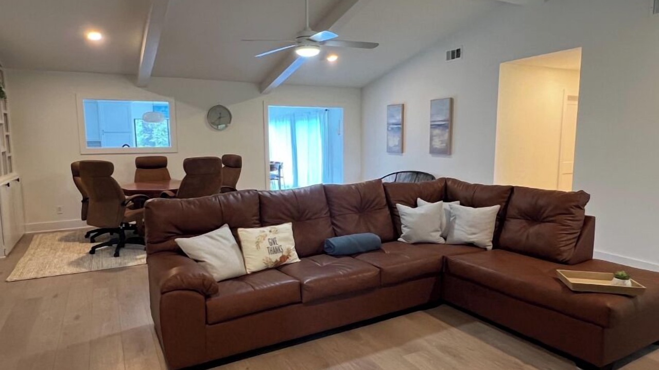 Photo of Livingroom in Scroggins