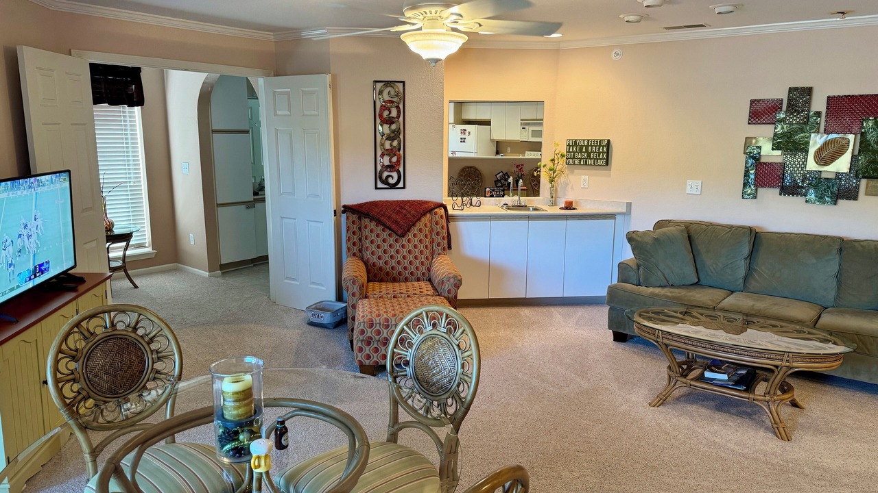 Photo of Livingroom in Kimberling City