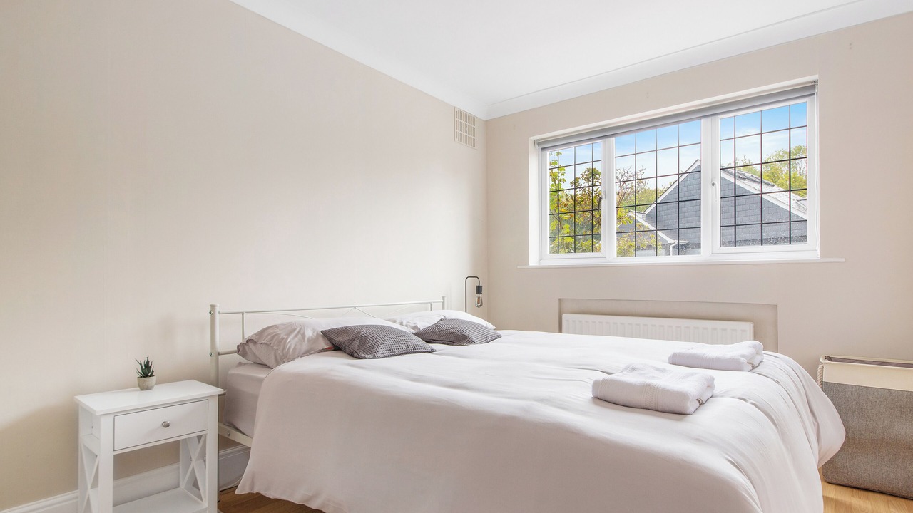 Photo of Bedroom in Epsom