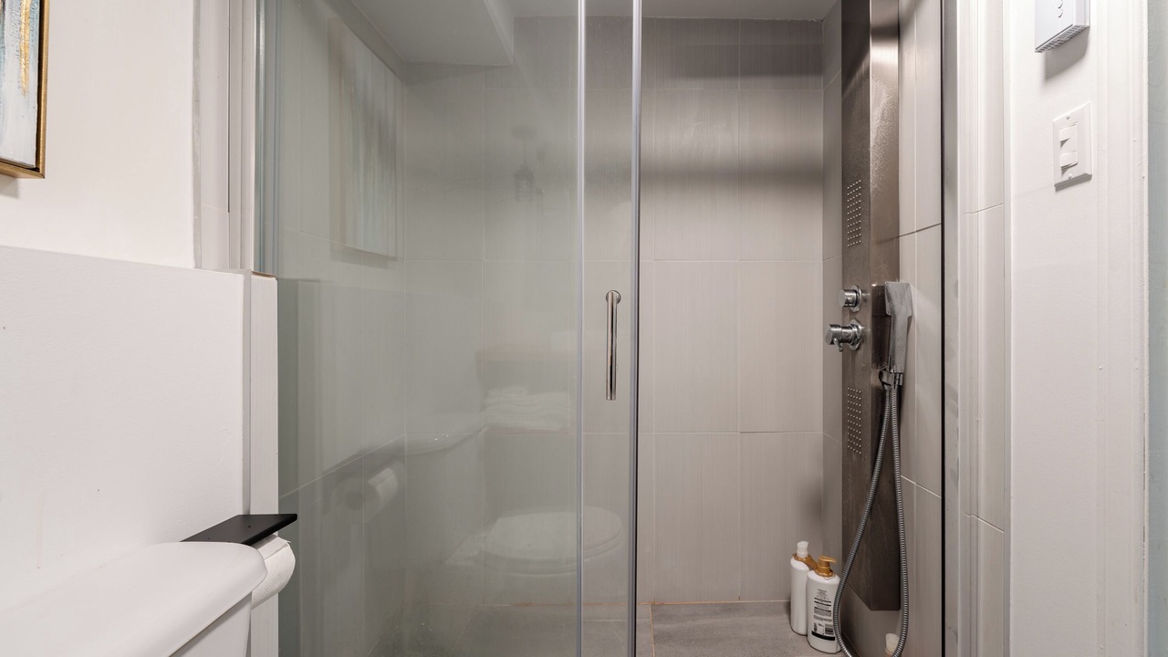 Photo of Bathroom in Saint-Hubert
