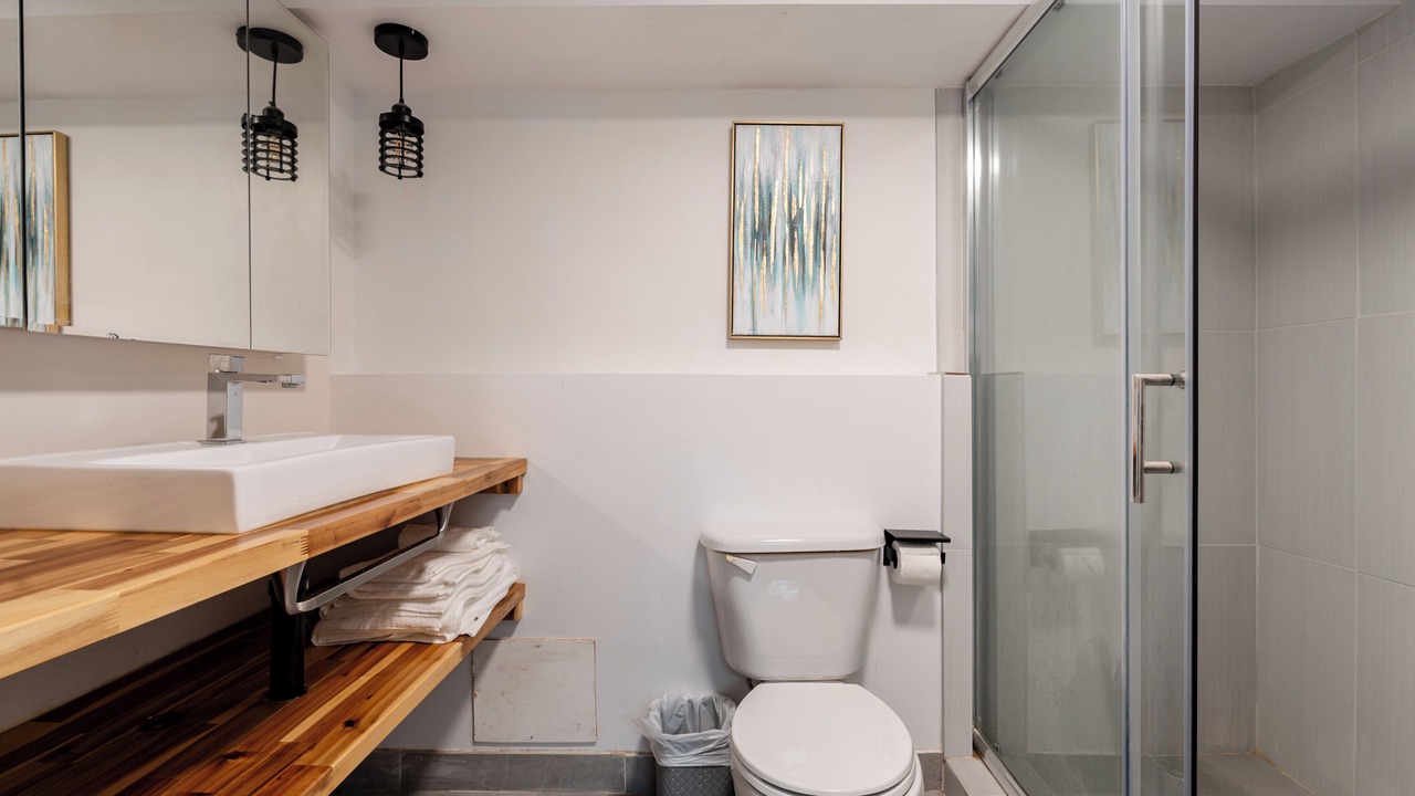 Photo of Bathroom in Saint-Hubert