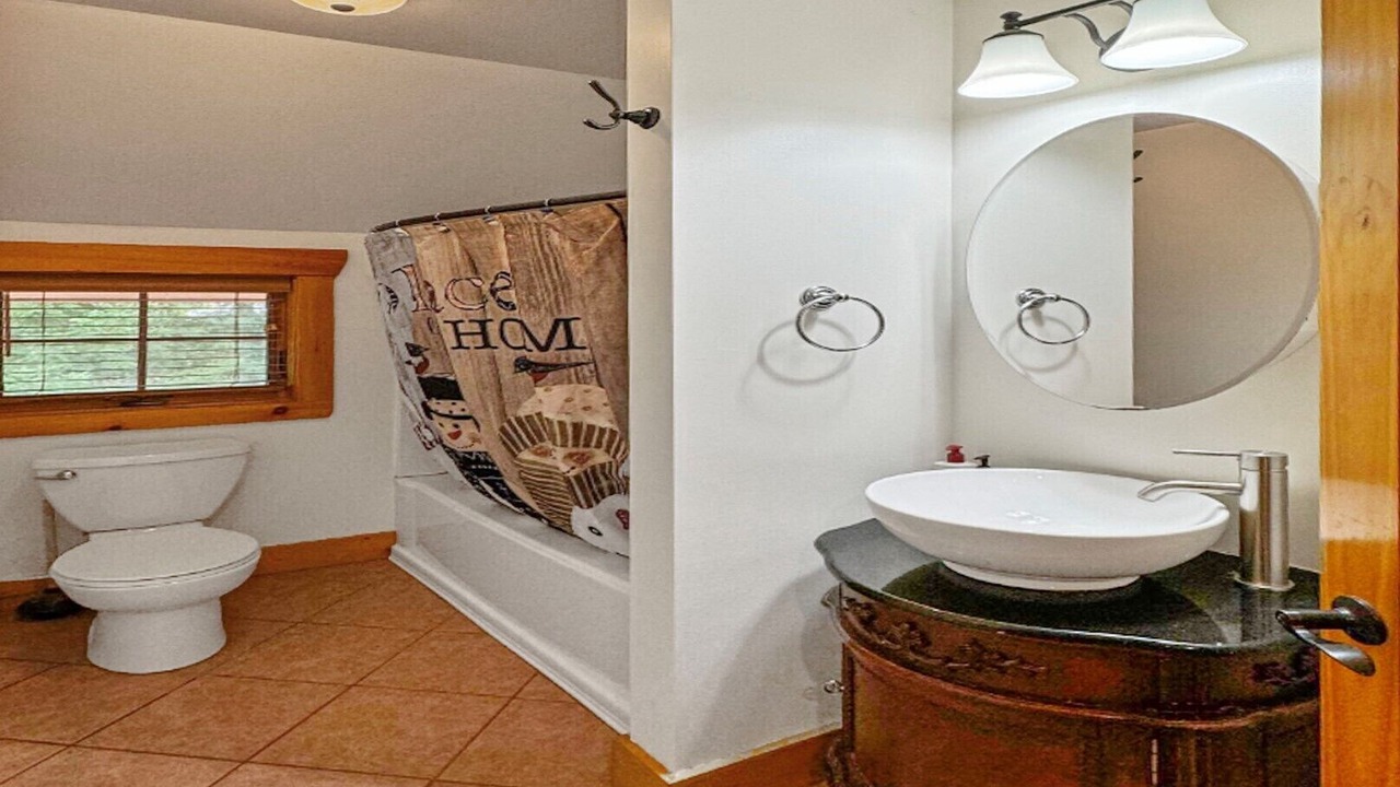 Photo of Bathroom in Town of Webb