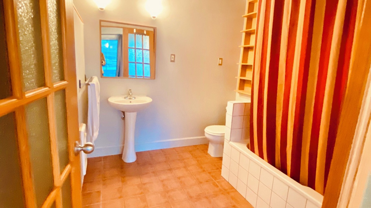 Photo of Bathroom in Monkland Village