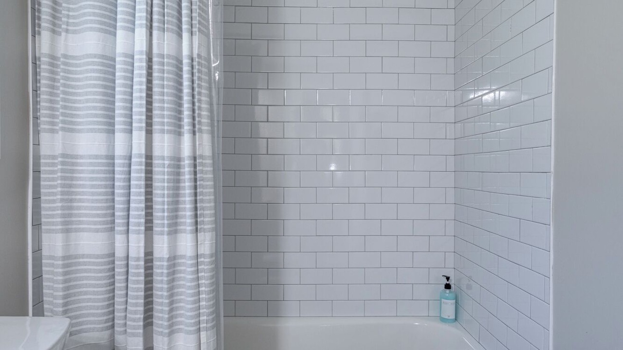 Photo of Bathroom in Calhoun