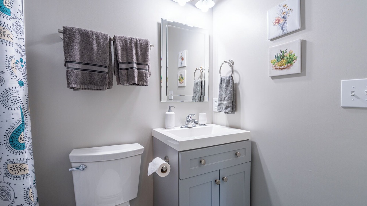 Photo of Bathroom in Calhoun