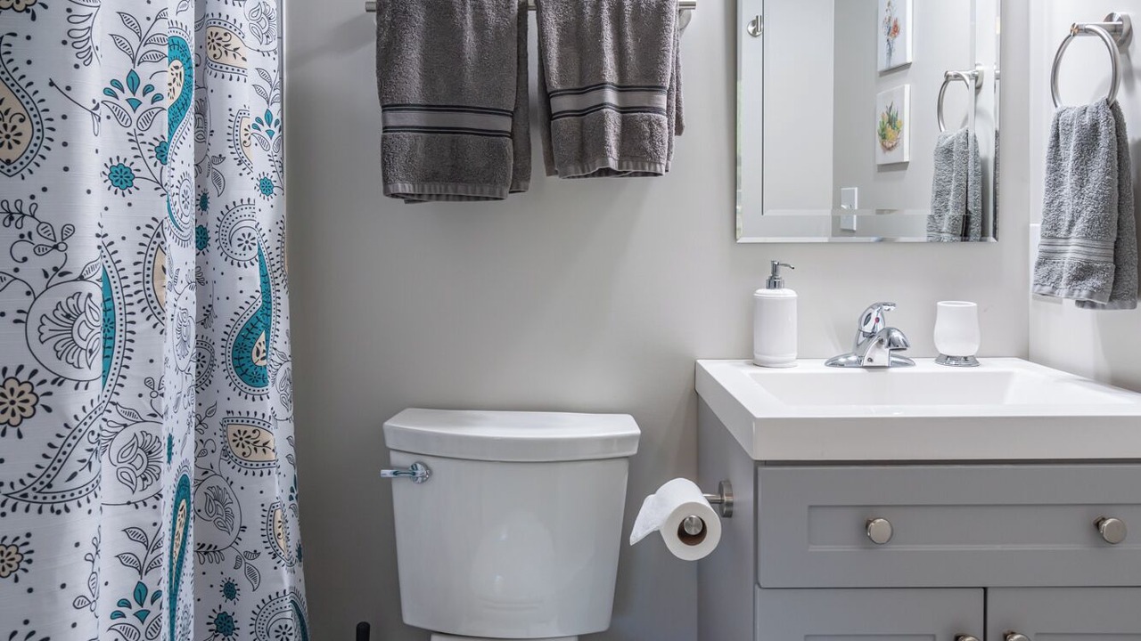 Photo of Bathroom in Calhoun