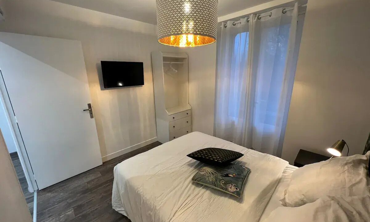 Photo of Bedroom in Saint-Pair