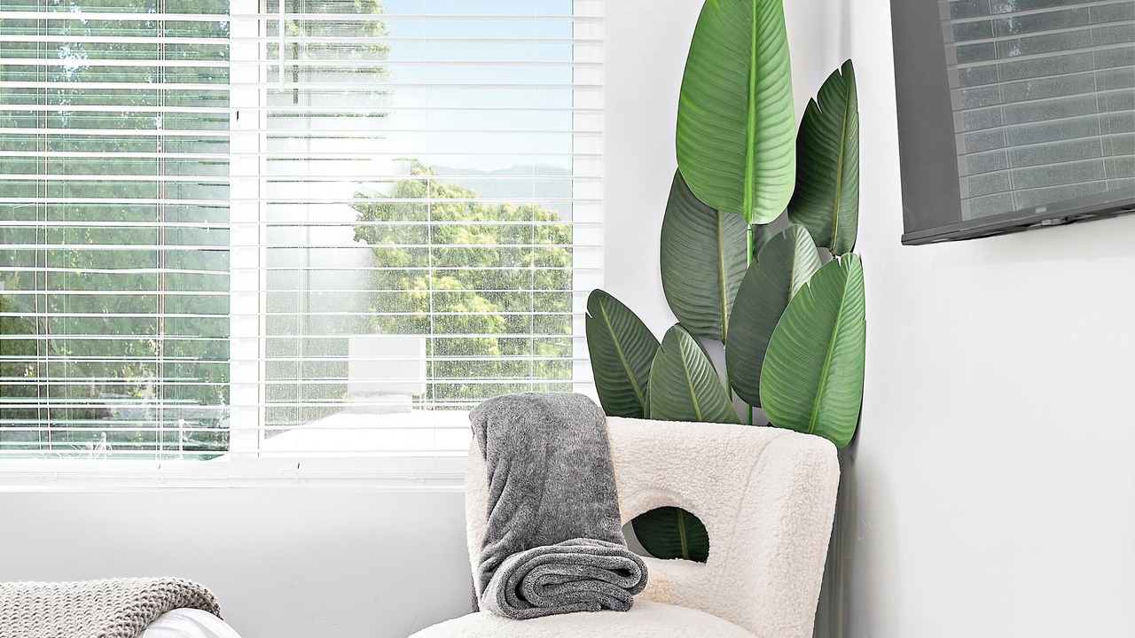 Photo of Bedroom in People's Freeway