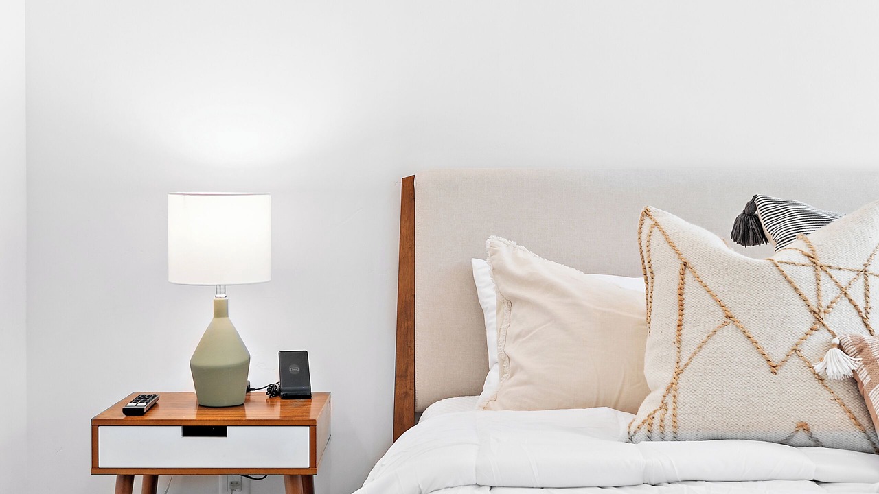 Photo of Bedroom in People's Freeway