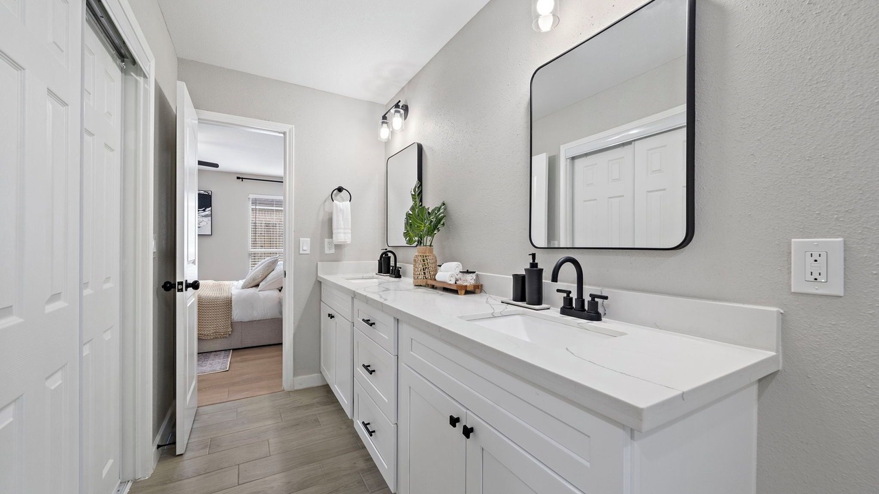 Photo of Bathroom in George Bush Park/Eldridge
