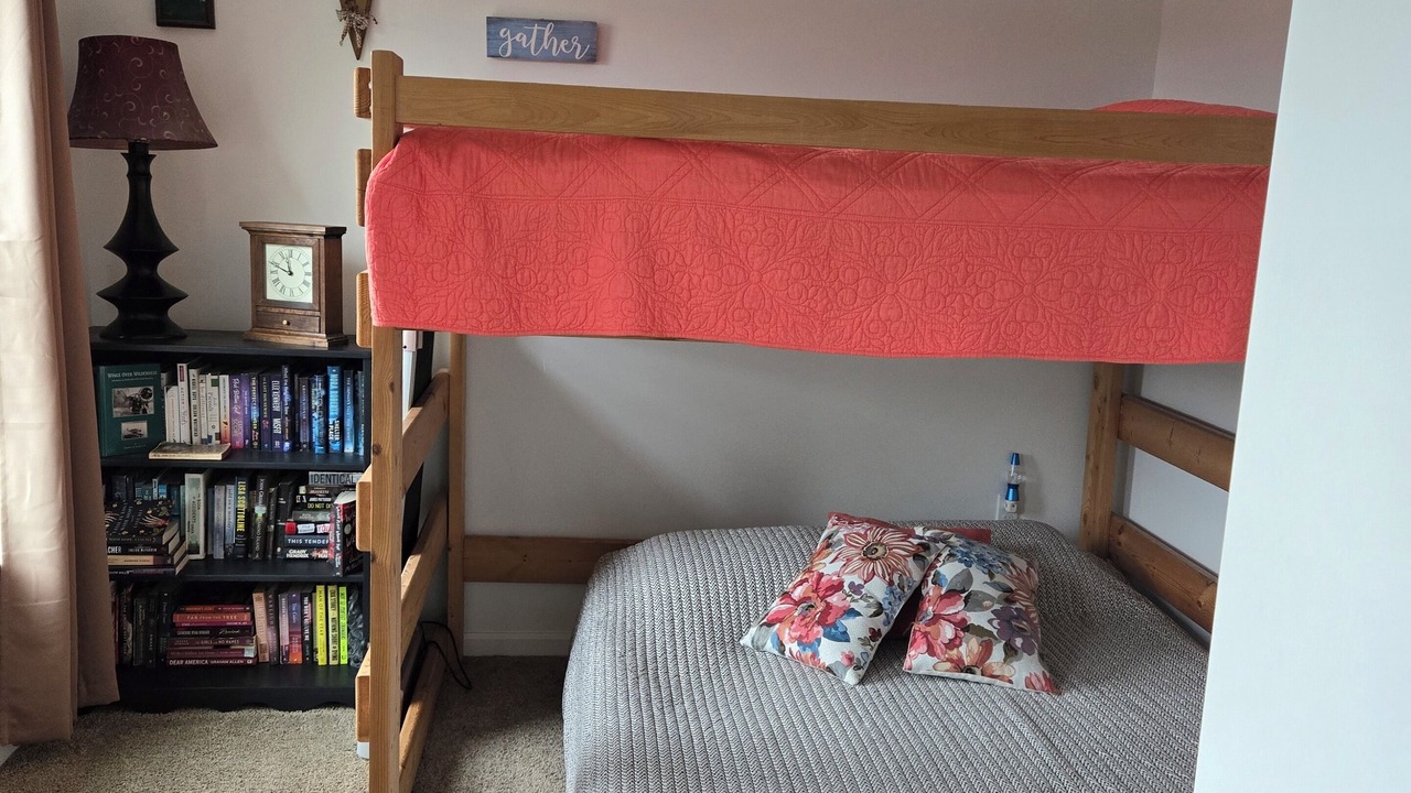 Photo of Bedroom in Bellefonte