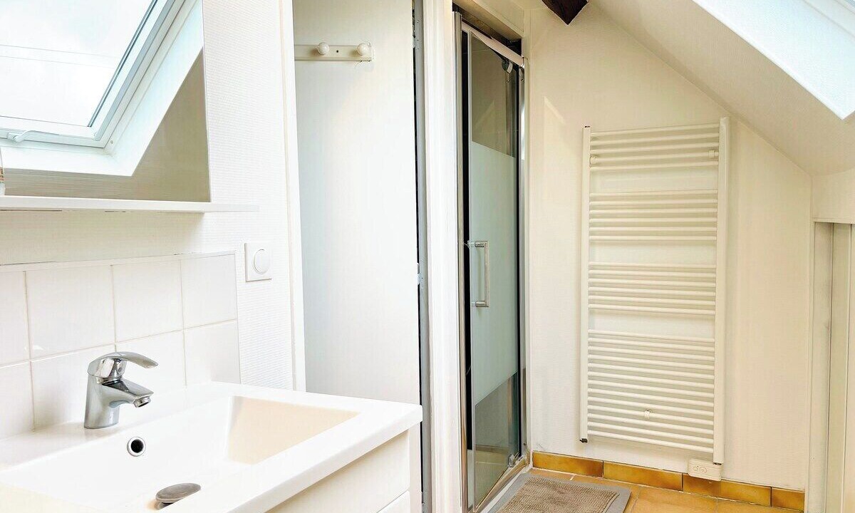 Photo of Bathroom in Saint-Hilaire-Saint-Mesmin