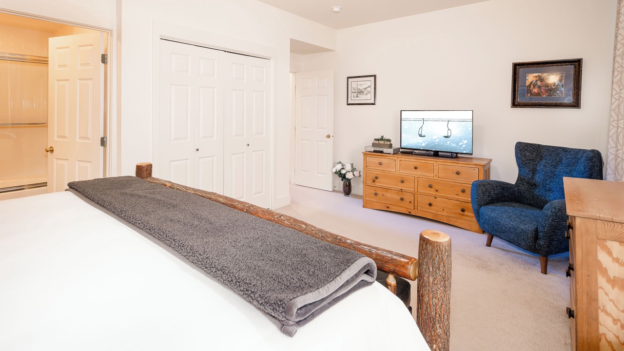 Photo of Bedroom in Saddle Ridge