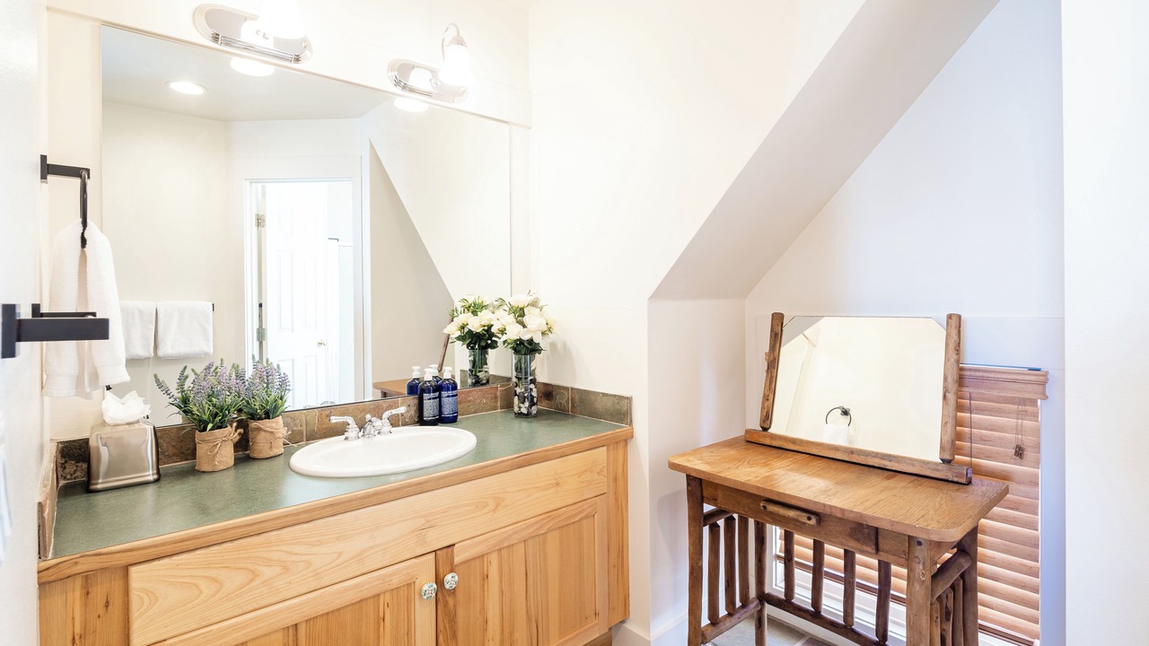Photo of Bathroom in Saddle Ridge