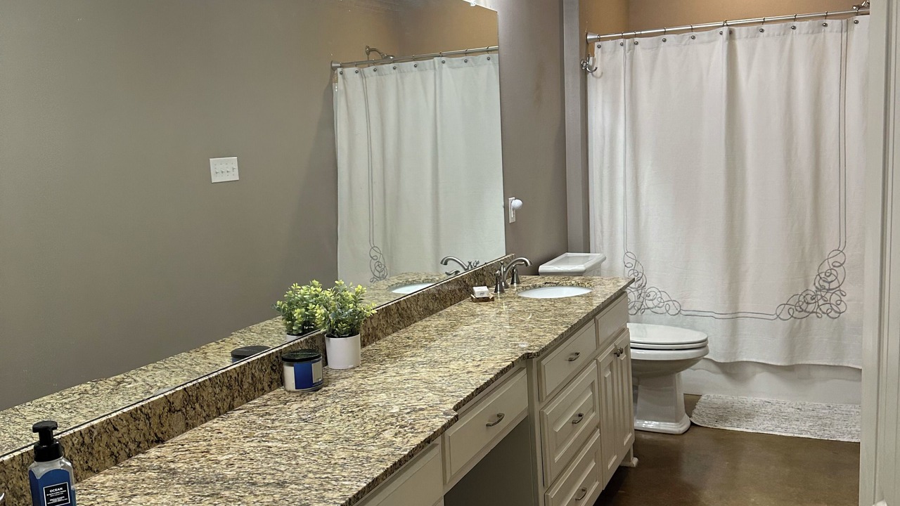 Photo of Bathroom in Gonzales
