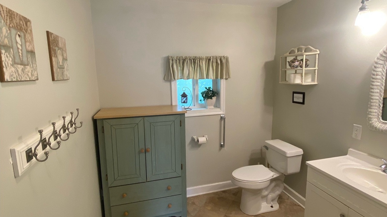 Photo of Bathroom in Colonial Beach