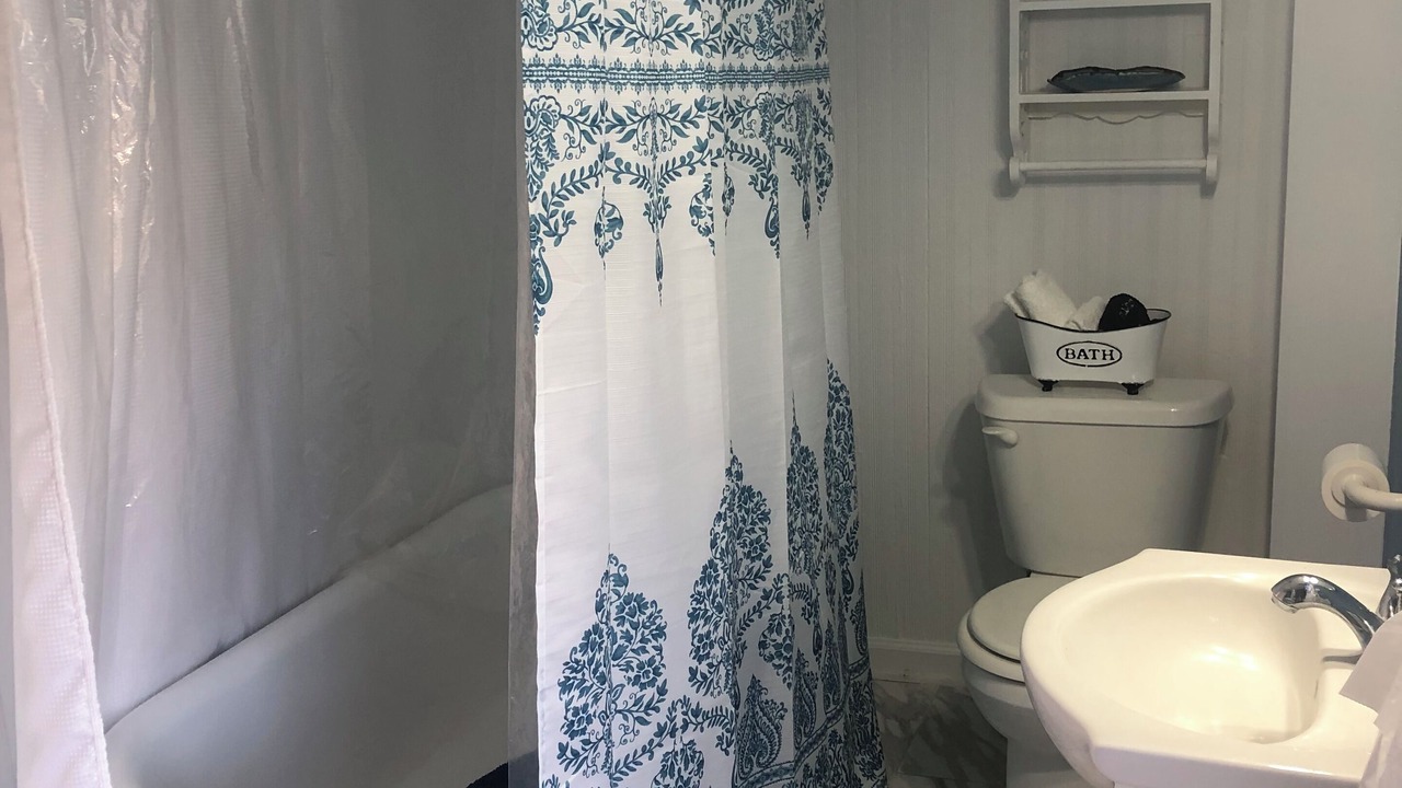 Photo of Bathroom in Colonial Beach