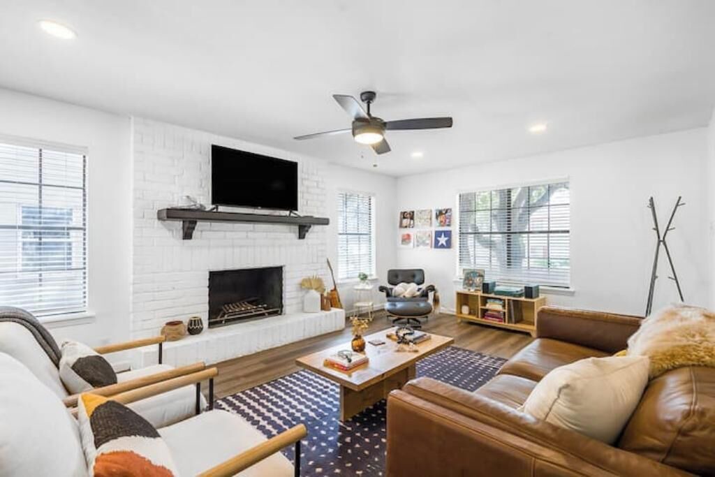 Photo of Livingroom in Sweetbriar