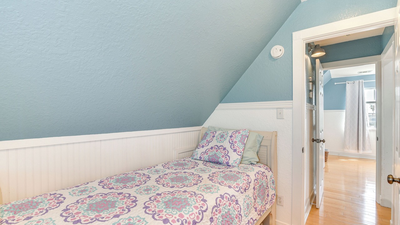 Photo of Bedroom in Surfside Beach
