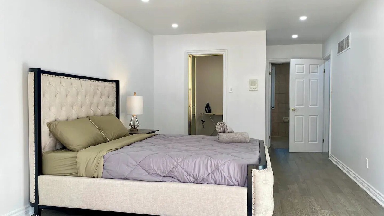 Photo of Bedroom in Richmond Hill