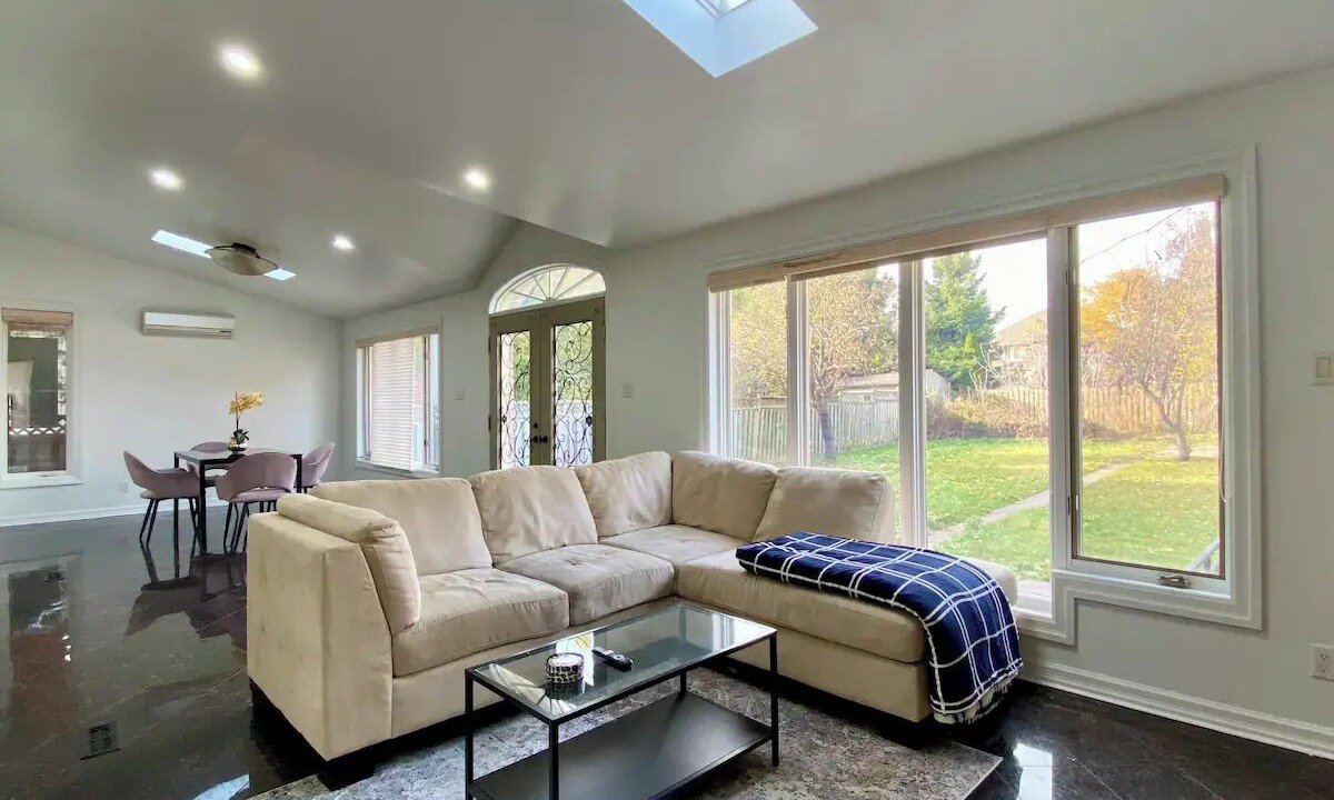 Photo of Livingroom in Richmond Hill