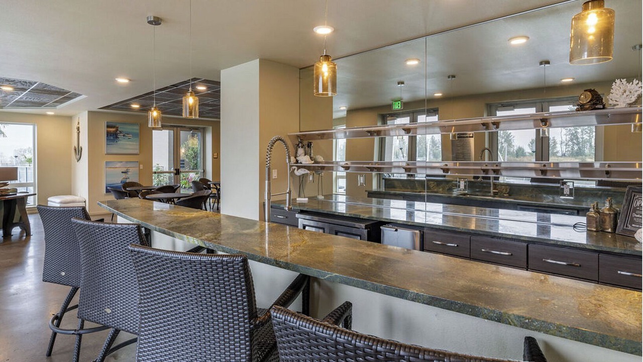 Photo of Others in Hayden Island