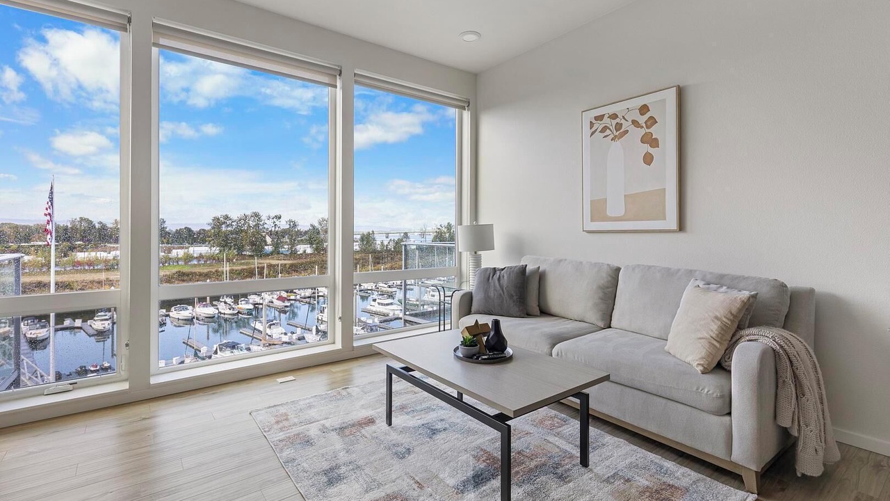 Photo of Livingroom in Hayden Island