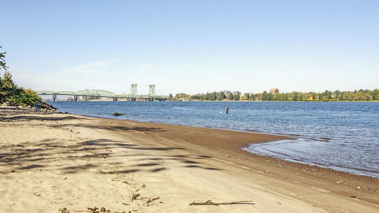 Photo of Others in Hayden Island