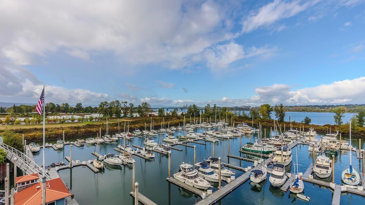 Photo of Others in Hayden Island