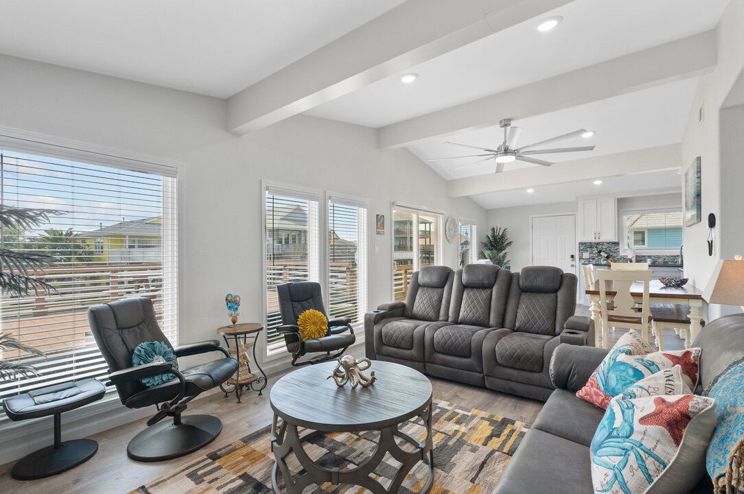 Photo of Livingroom in Jamaica Beach