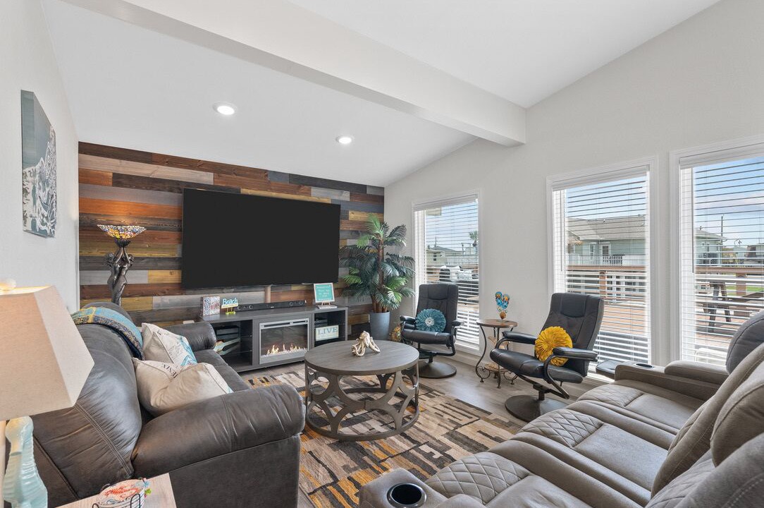 Photo of Livingroom in Jamaica Beach