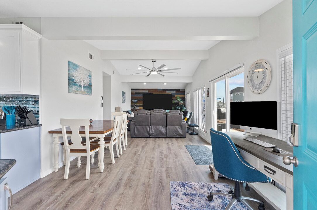 Photo of Livingroom in Jamaica Beach