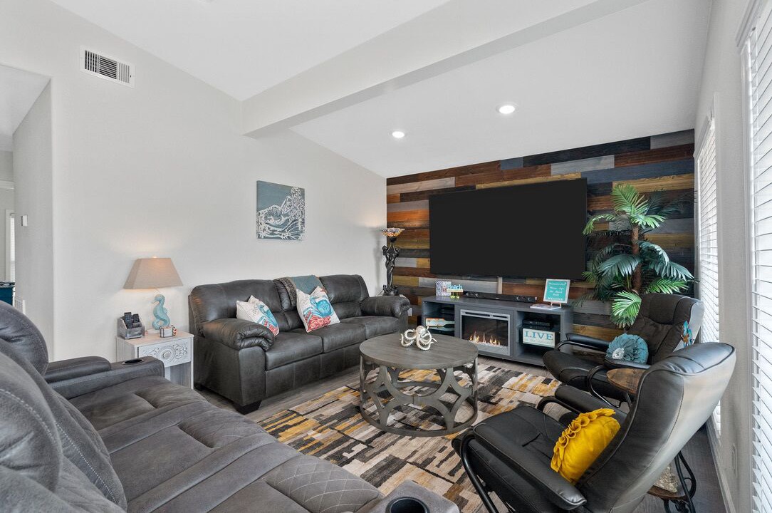 Photo of Livingroom in Jamaica Beach