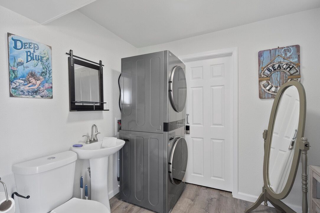 Photo of Bathroom in Jamaica Beach