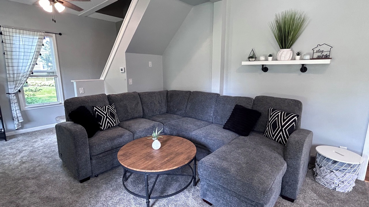 Photo of Livingroom in Eureka