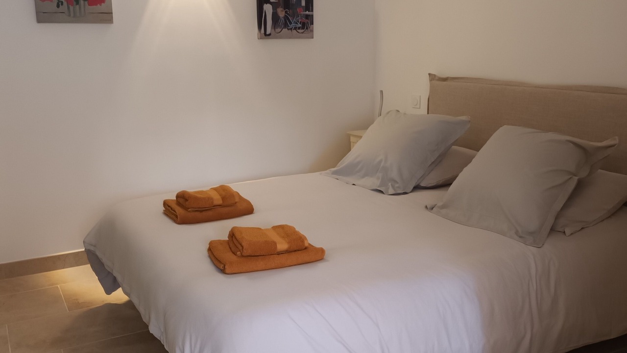 Photo of Bedroom in Noyers-sur-Serein