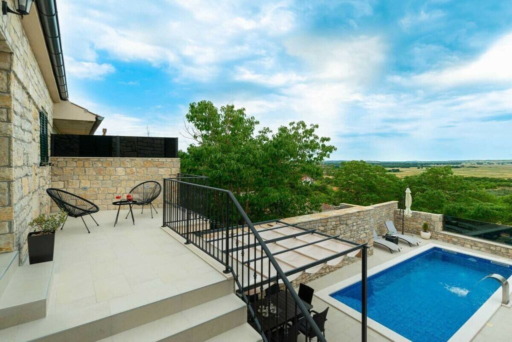 Photo of Patio Balcony in Lisane Ostrovicke