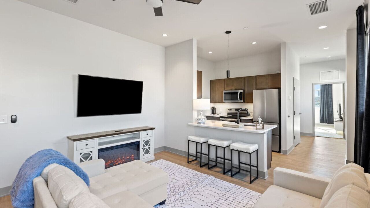 Photo of Livingroom in Downtown