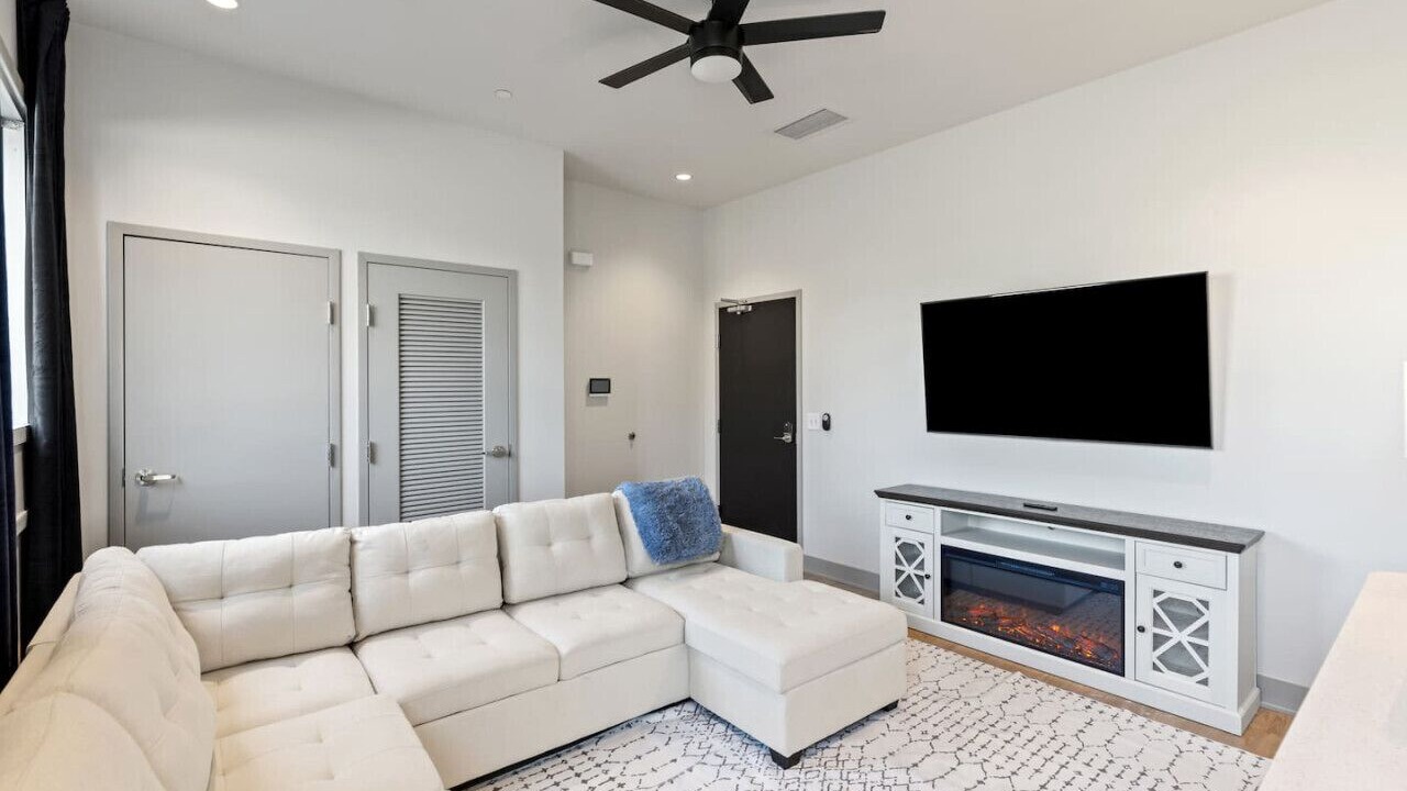 Photo of Livingroom in Downtown