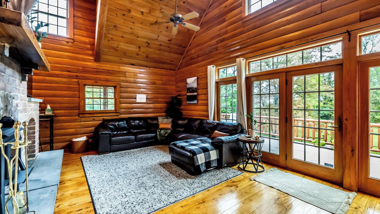Photo of Livingroom in Suplee