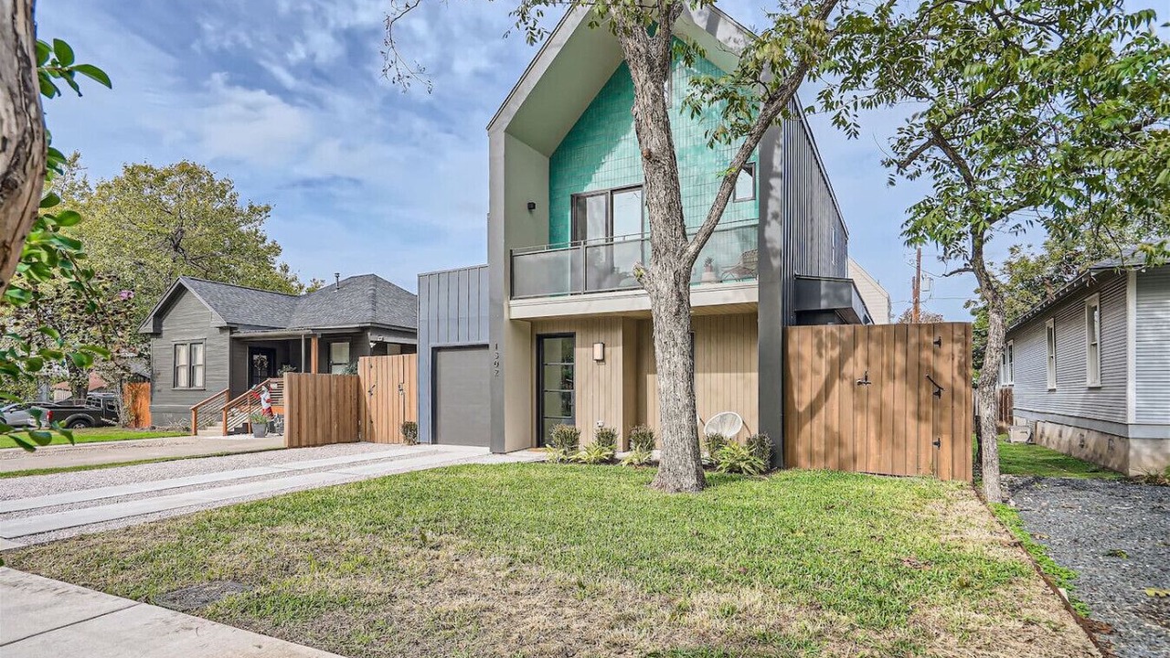 Photo of Outdoor in East Cesar Chavez