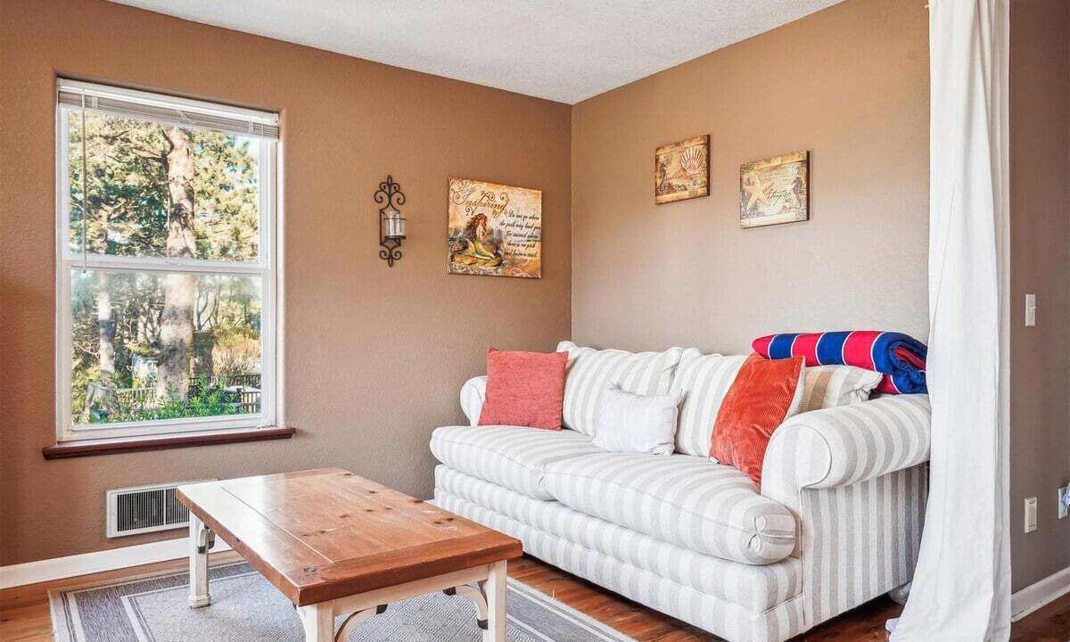 Photo of Bedroom in Downtown Cannon Beach