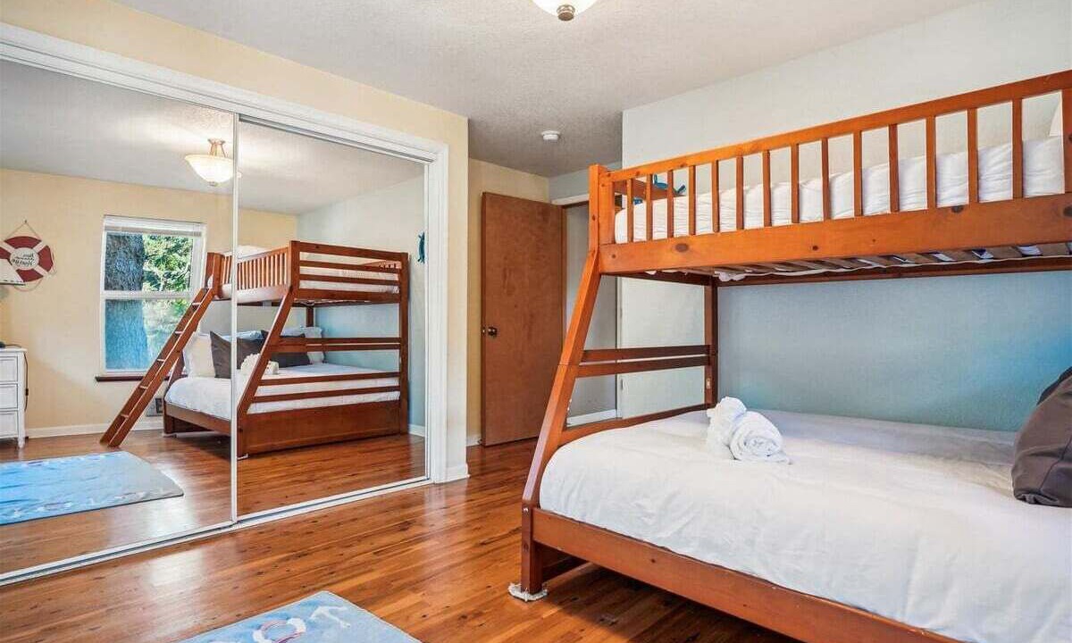 Photo of Bedroom in Downtown Cannon Beach