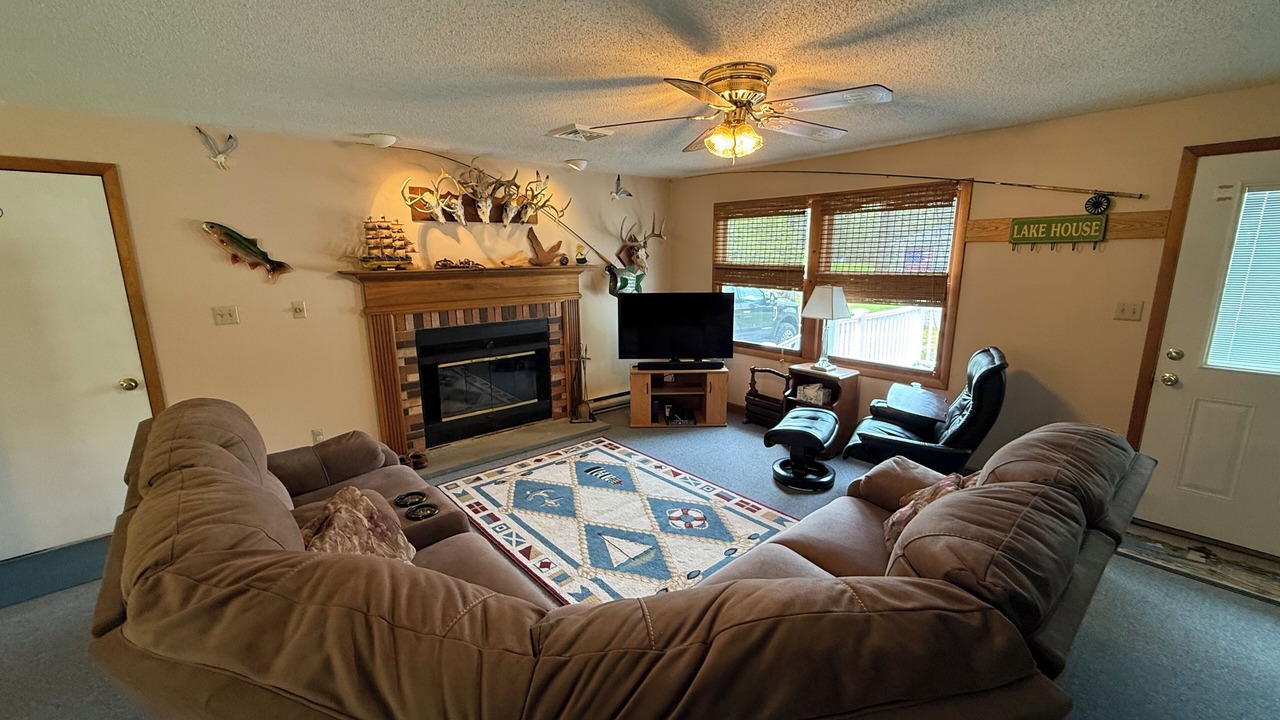 Photo of Livingroom in Sandy Creek