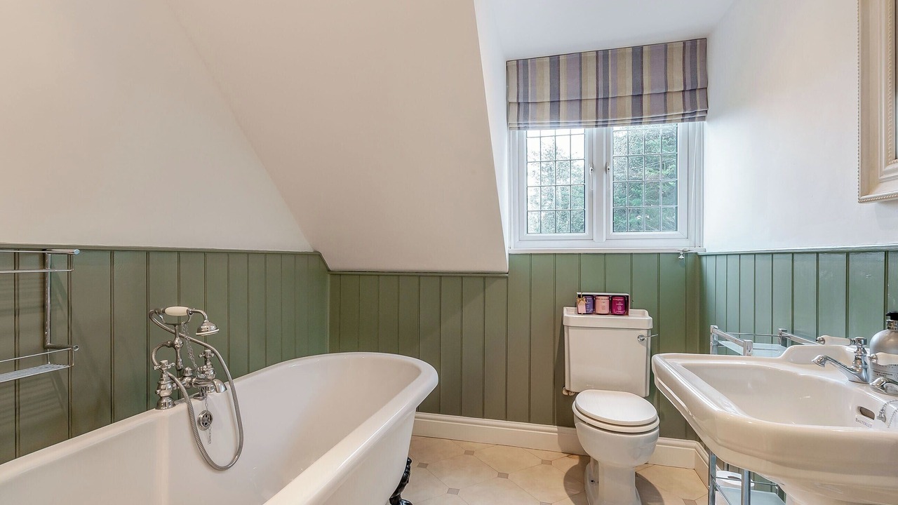 Photo of Bathroom in Swalecliffe