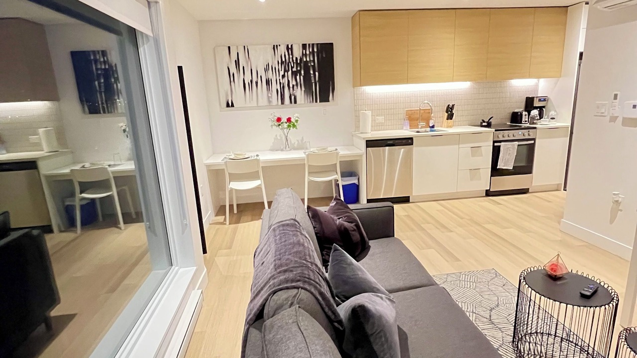 Photo of Livingroom in Cote-Des-Neiges—Notre-Dame-De-Grace