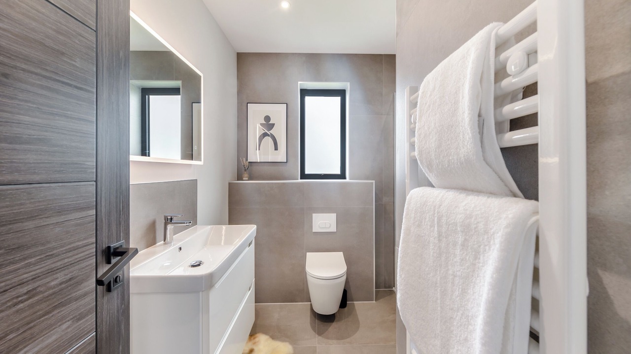 Photo of Bathroom in Llangefni