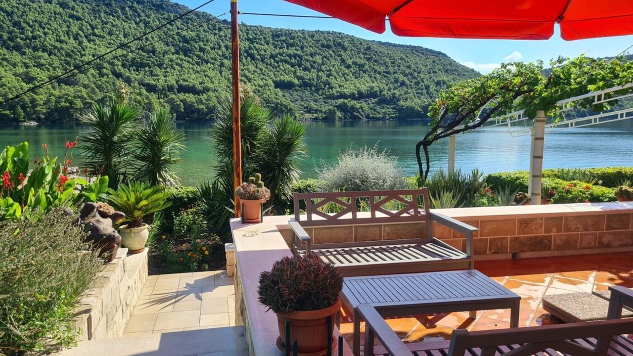 Photo of Outdoor in Broce